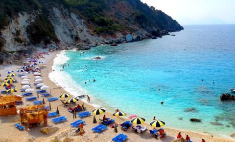 Unioni Turistik kerkon lehtesimin e masave: Pengojne mbarevajtjen e sezonit